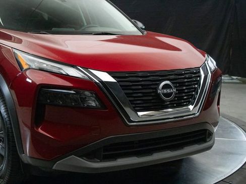 Used 2023 Nissan Rogue S image 3