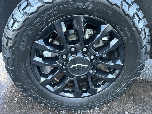 Used 2025 Chevrolet Silverado 2500 LTZ w/ Trail Boss Package image 11