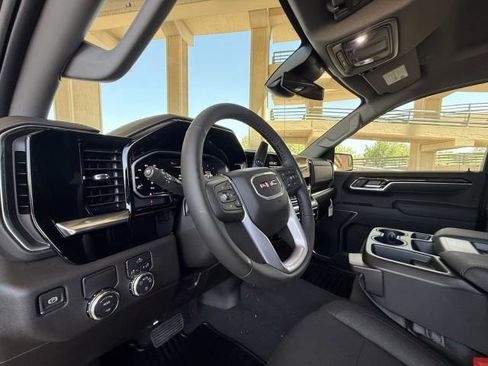 New 2026 GMC Sierra 1500 SLE image 19