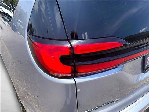 Used 2021 Chrysler Pacifica Touring-L w/ Premium & Safety Sphere Group FWD image 29