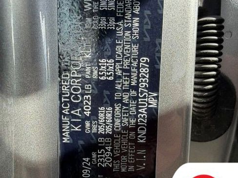 Used 2025 Kia Soul LX w/ LX Technology Package FWD image 30