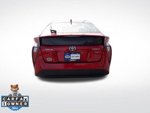 Used 2016 Toyota Prius Two image 11