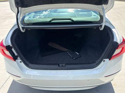 Used 2018 Honda Accord Touring image 32