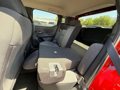 New 2025 Nissan Kicks SV image 31