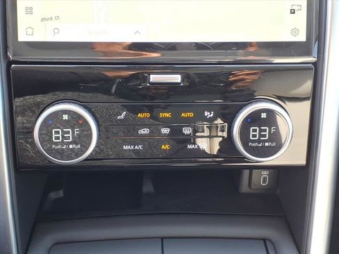 New 2026 Land Rover Discovery Limited Edition image 13