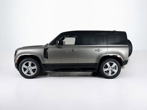 Used 2025 Land Rover Defender 110 X-Dynamic SE image 2