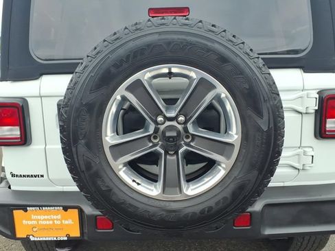 Certified 2022 Jeep Wrangler Unlimited Sahara w/ Cold Weather Group AWD/4WD image 15