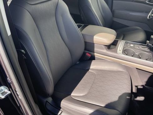 Used 2026 Kia Carnival FWD image 25