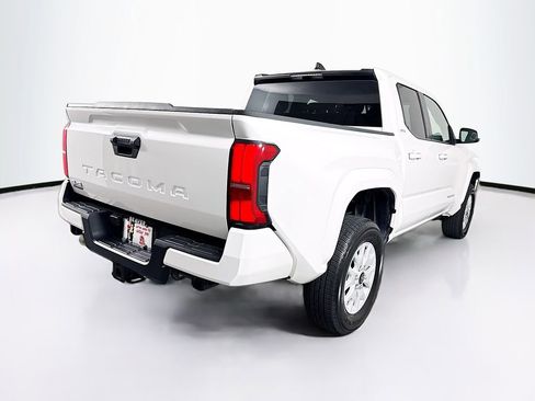 Used 2025 Toyota Tacoma SR5 AWD/4WD image 10