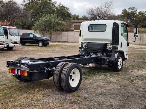 New 2025 Chevrolet Low Cab Forward image 4