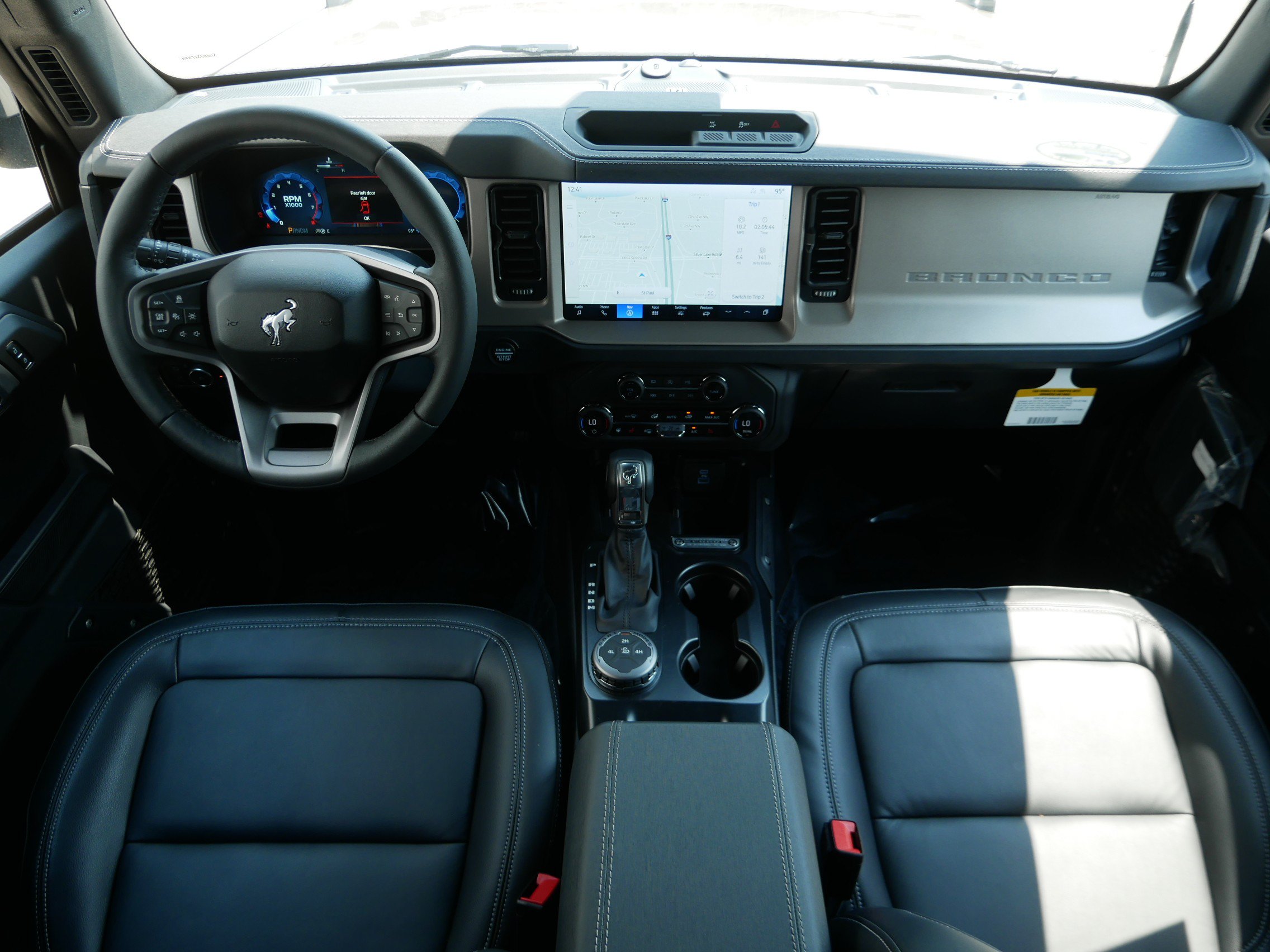 Used 2025 Ford Bronco Outer Banks AWD/4WD image 8