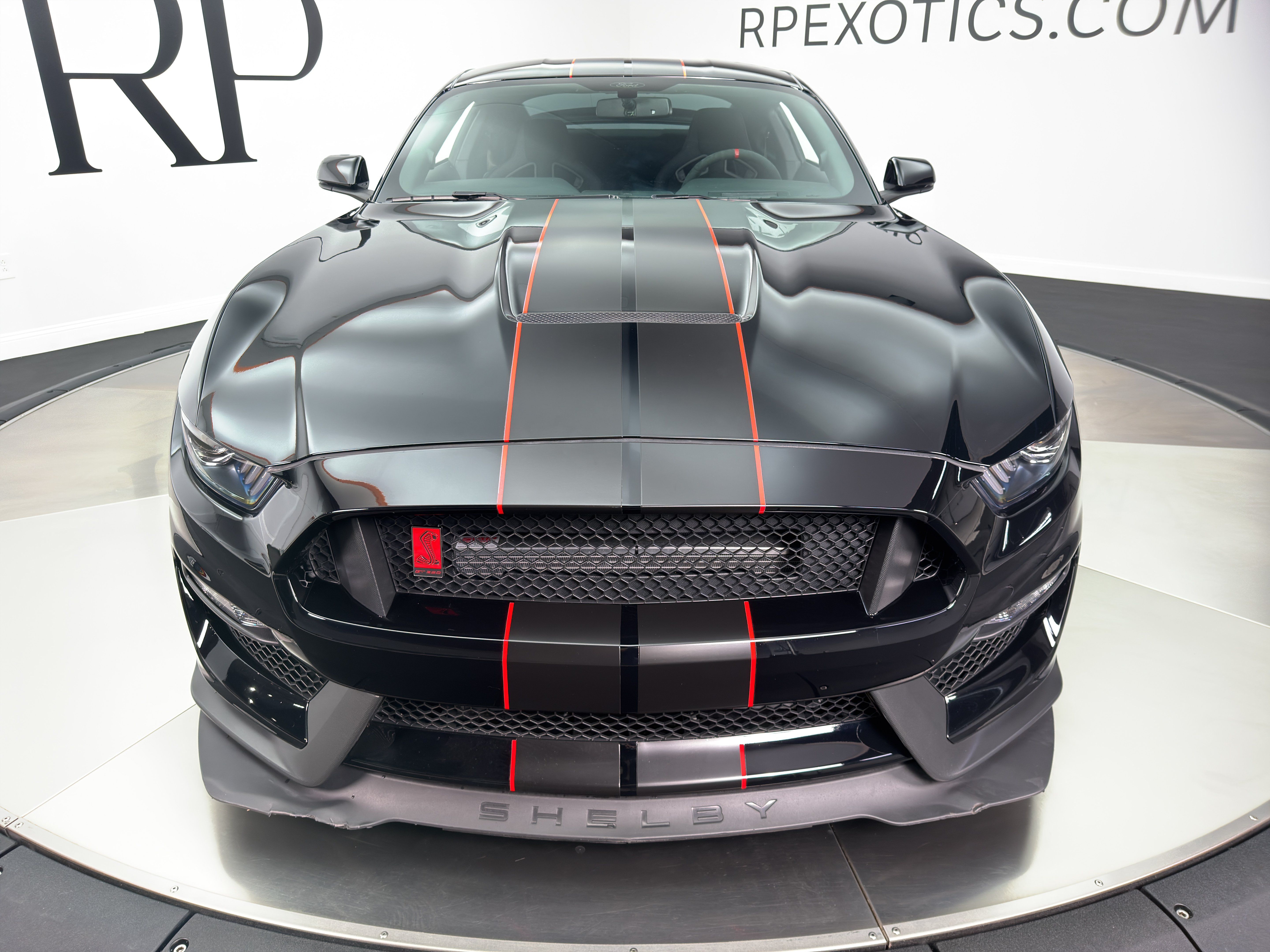 Used 2019 Ford Mustang Shelby GT350R w/ GT350R Equipment Group 920A RWD image 9
