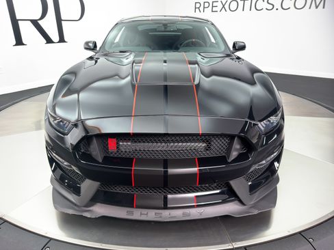Used 2019 Ford Mustang Shelby GT350R w/ GT350R Equipment Group 920A RWD image 9
