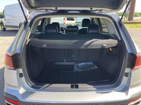Used 2022 Volkswagen Taos SE FWD image 14