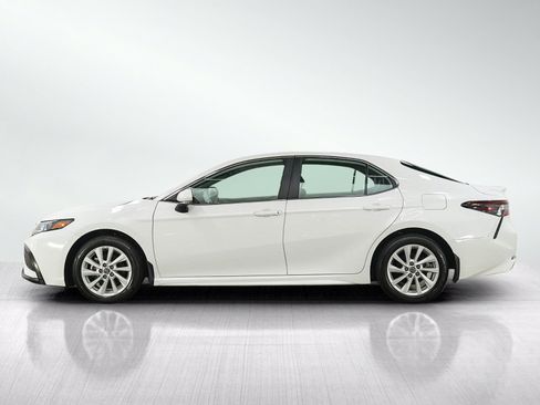 Used 2024 Toyota Camry SE FWD image 2