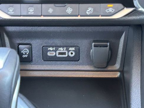 Certified 2025 Nissan Sentra SR image 21