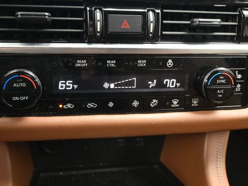 Certified 2023 Nissan Pathfinder Platinum w/ Cargo Package image 21