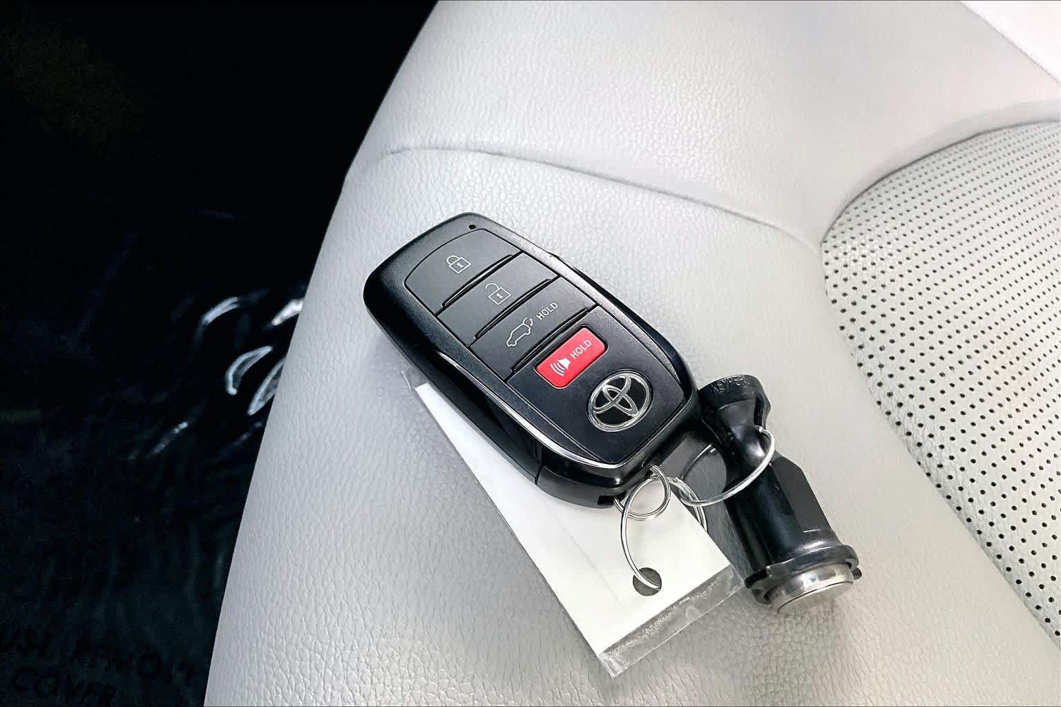 Used 2024 Toyota Grand Highlander AWD image 14