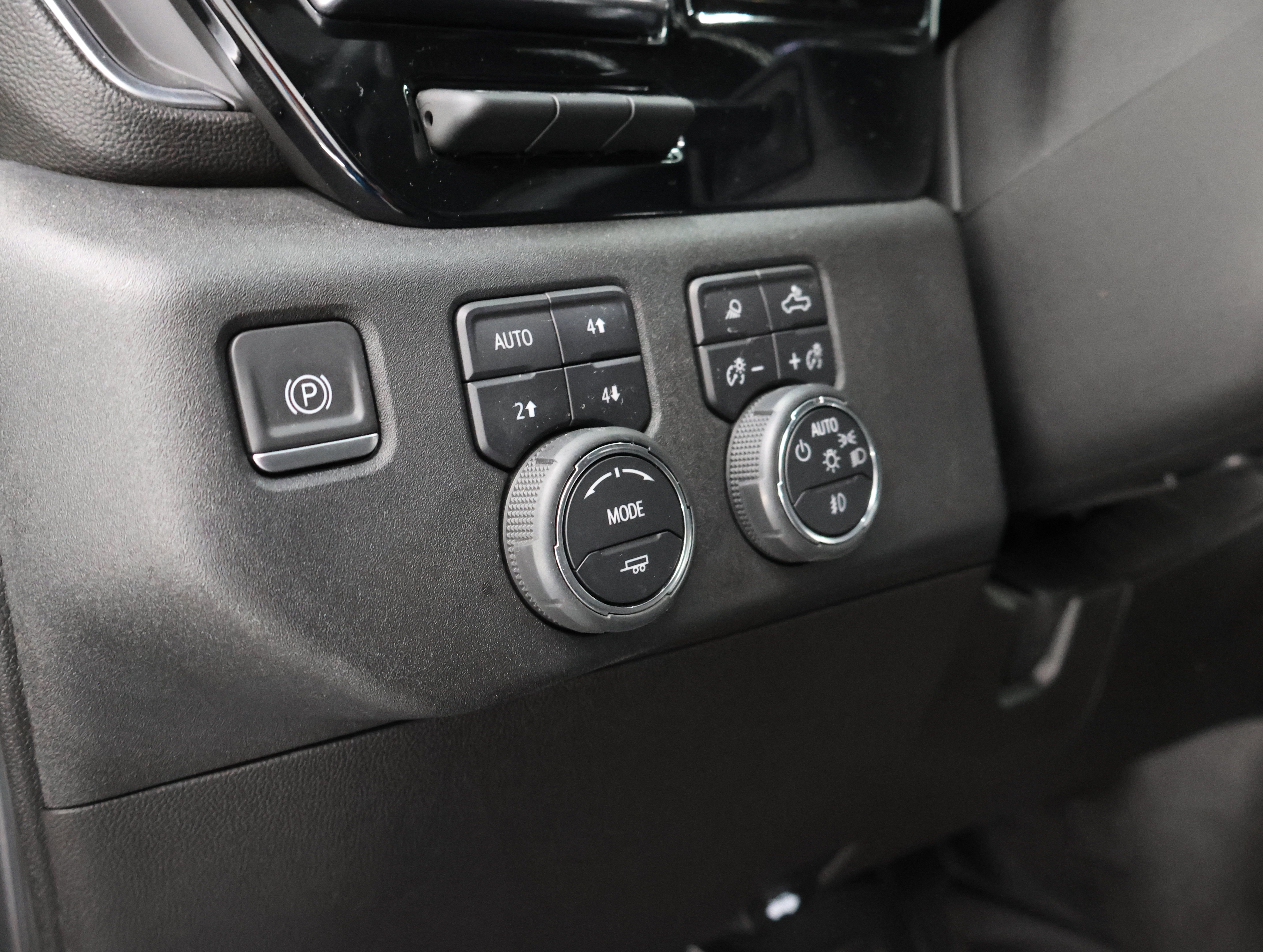 Used 2024 Chevrolet Silverado 2500 LTZ w/ LTZ Premium Package AWD/4WD image 41