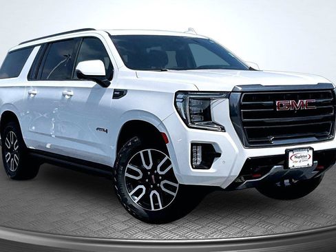 Used 2023 GMC Yukon XL AT4 w/ Technology Package AWD/4WD image 13