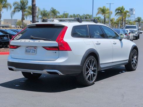 Used 2018 Volvo V90 T6 Cross Country AWD/4WD image 10