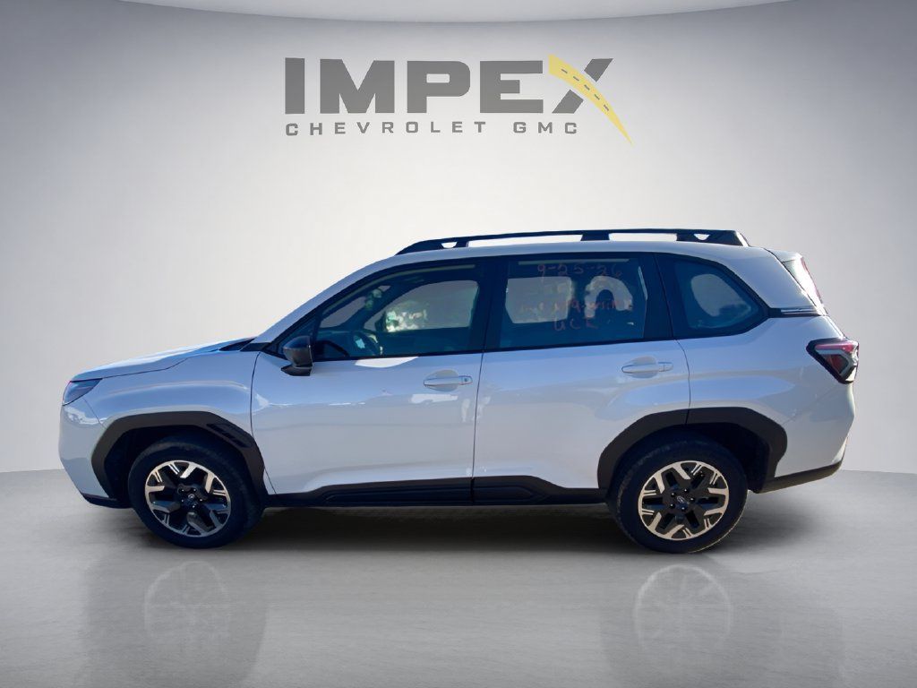 Used 2025 Subaru Forester AWD/4WD image 2