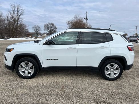 Used 2022 Jeep Compass Latitude image 2