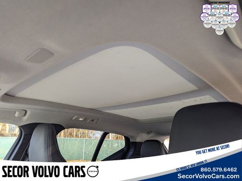 Certified 2024 Volvo XC40 B5 Ultimate w/ Climate Package image 16