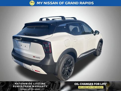 New 2026 Nissan Kicks SR AWD/4WD image 5