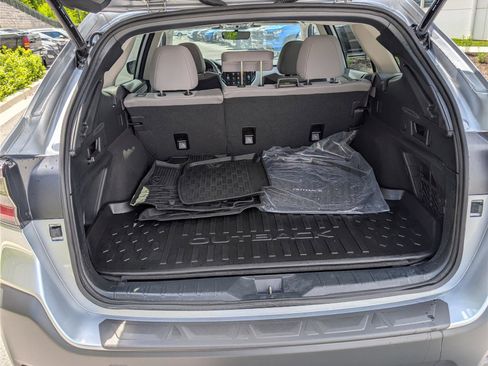 Used 2025 Subaru Outback Premium w/ Popular Package #1A AWD/4WD image 12