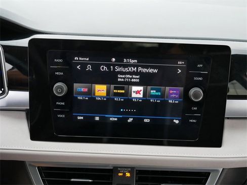 Certified 2025 Volkswagen Taos SE image 28