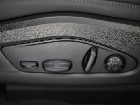 New 2026 Porsche Macan 4 Electric AWD/4WD image 25