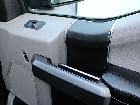 Used 2015 Ford F150 XLT image 20