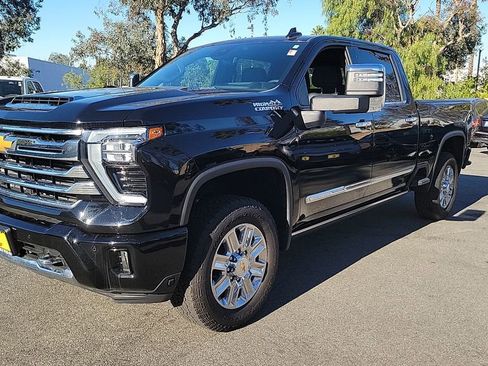 Used 2024 Chevrolet Silverado 2500 High Country w/ High Country Premium Package image 12