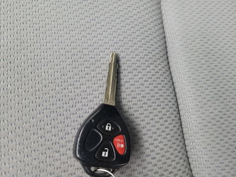 Used 2014 Toyota Yaris LE image 33