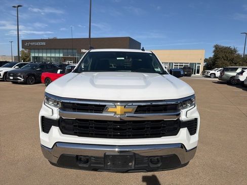 Used 2022 Chevrolet Silverado 1500 LT image 2