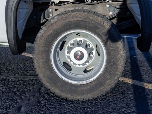 Used 2020 GMC Sierra 3500 4x4 Crew Cab w/ Gooseneck/5TH Wheel Package image 32