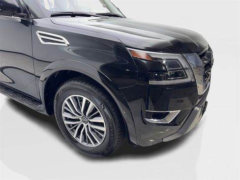 Used 2024 Nissan Armada SL image 19