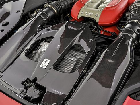 Used 2020 Ferrari 812 Superfast RWD image 22
