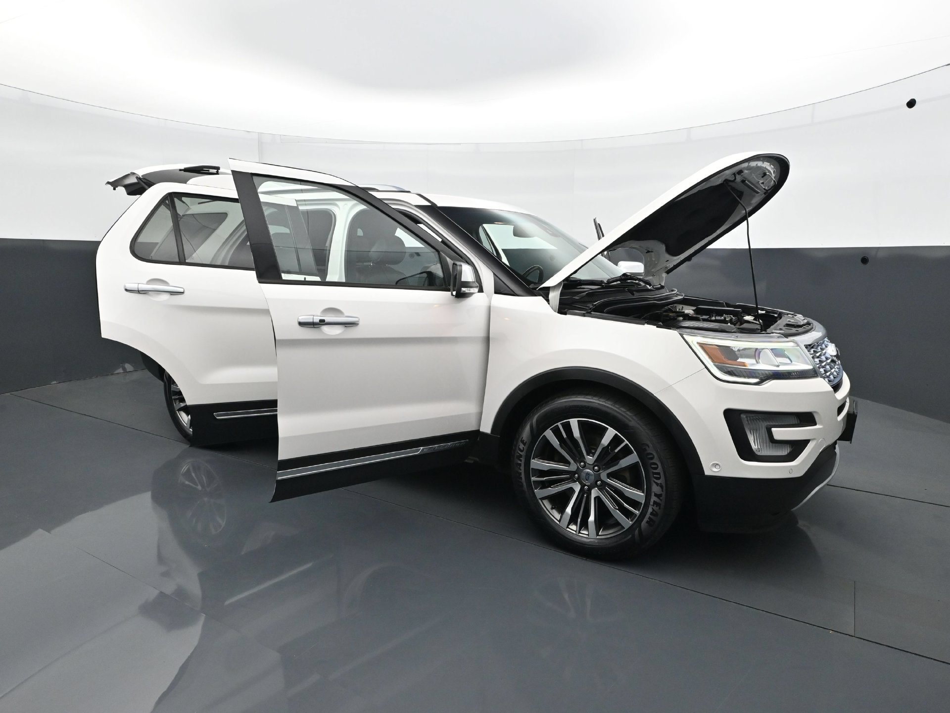 Used 2017 Ford Explorer Platinum AWD/4WD image 37