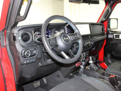 Used 2024 Jeep Wrangler Unlimited Rubicon 4xe image 22