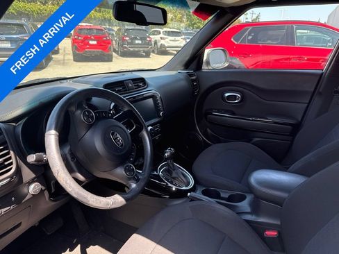 Used 2015 Kia Soul ! w/ Sun & Sound Package FWD image 3