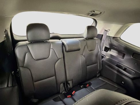 Used 2025 Kia Telluride S FWD image 32
