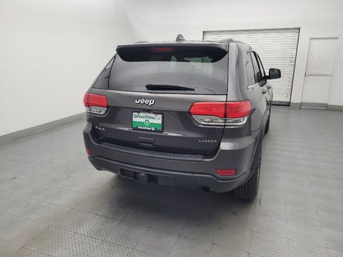 Used 2017 Jeep Grand Cherokee Laredo w/ Quick Order Package 23E AWD/4WD image 7