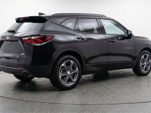 Used 2025 Chevrolet Blazer LT FWD image 9