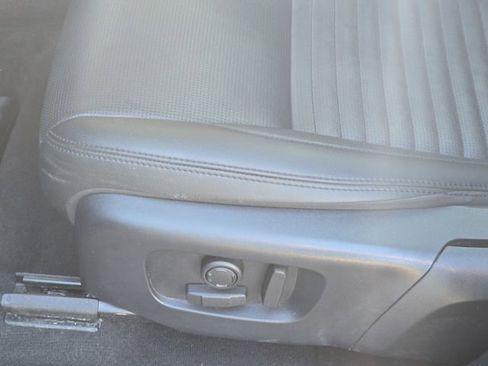 Used 2025 Land Rover Discovery Sport S image 31