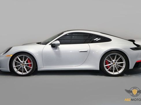 Used 2024 Porsche 911 Carrera GTS image 5