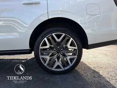 New 2026 Ford Expedition Platinum image 30