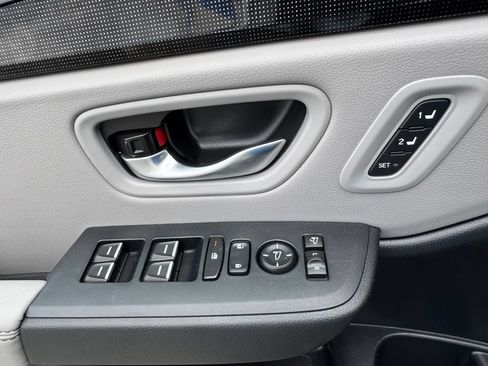 Used 2025 Honda Pilot Elite image 7