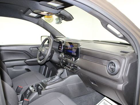Used 2024 Chevrolet Colorado W/T RWD image 24